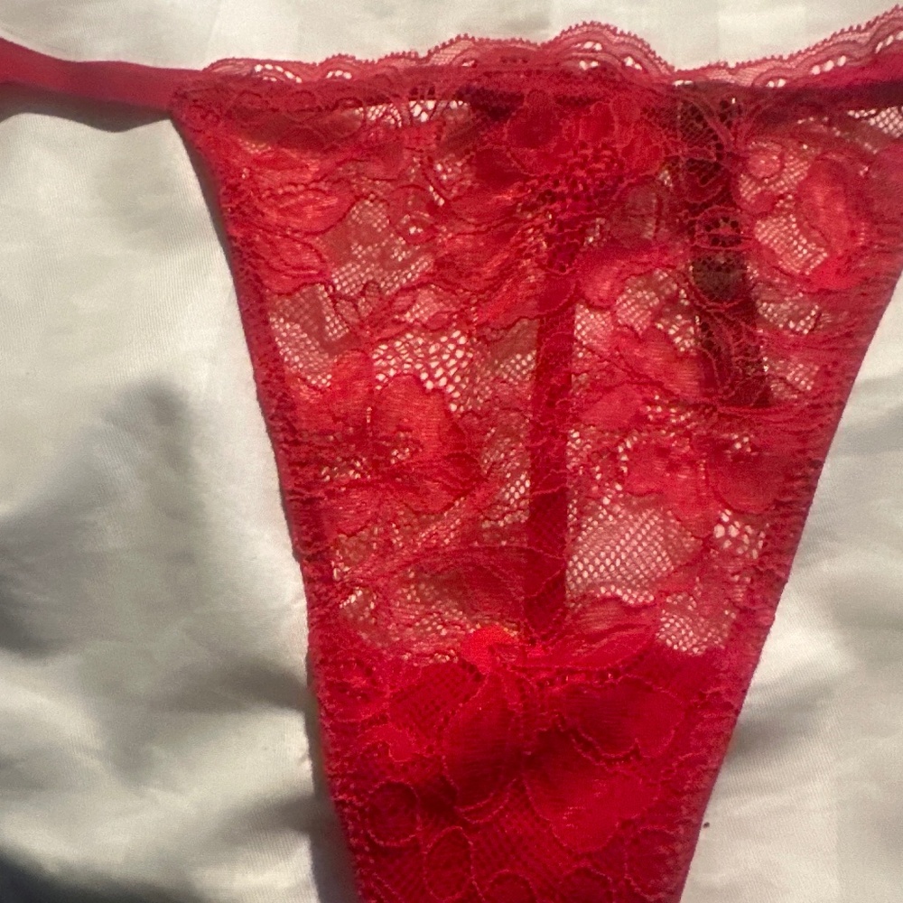 Victorias Secret Headtbreaker V String Thong Panty Red XL New